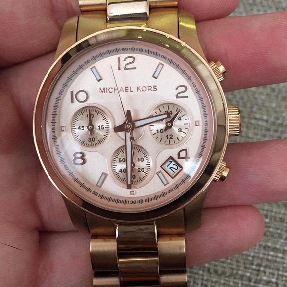 Michael Kors rose gold watch - Picture 2 of 7
